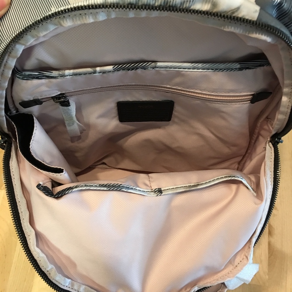 Tumi Voyageur Hagen Backpack NWT - Picture 5 of 7